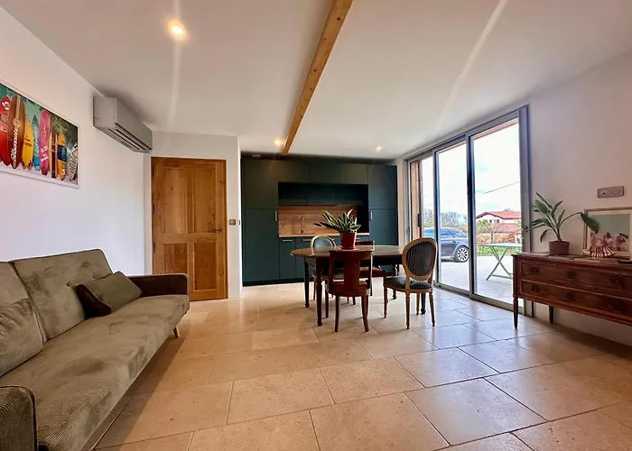 Ferme Ihartzetako Homestay *